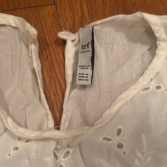 Chic Cream Ruffle Blouse - Picture 4 of 7